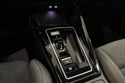 valkoinen Volkswagen Golf 2025 kuva 21.