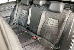 harmaa Volkswagen Golf 2025 kuva 8.