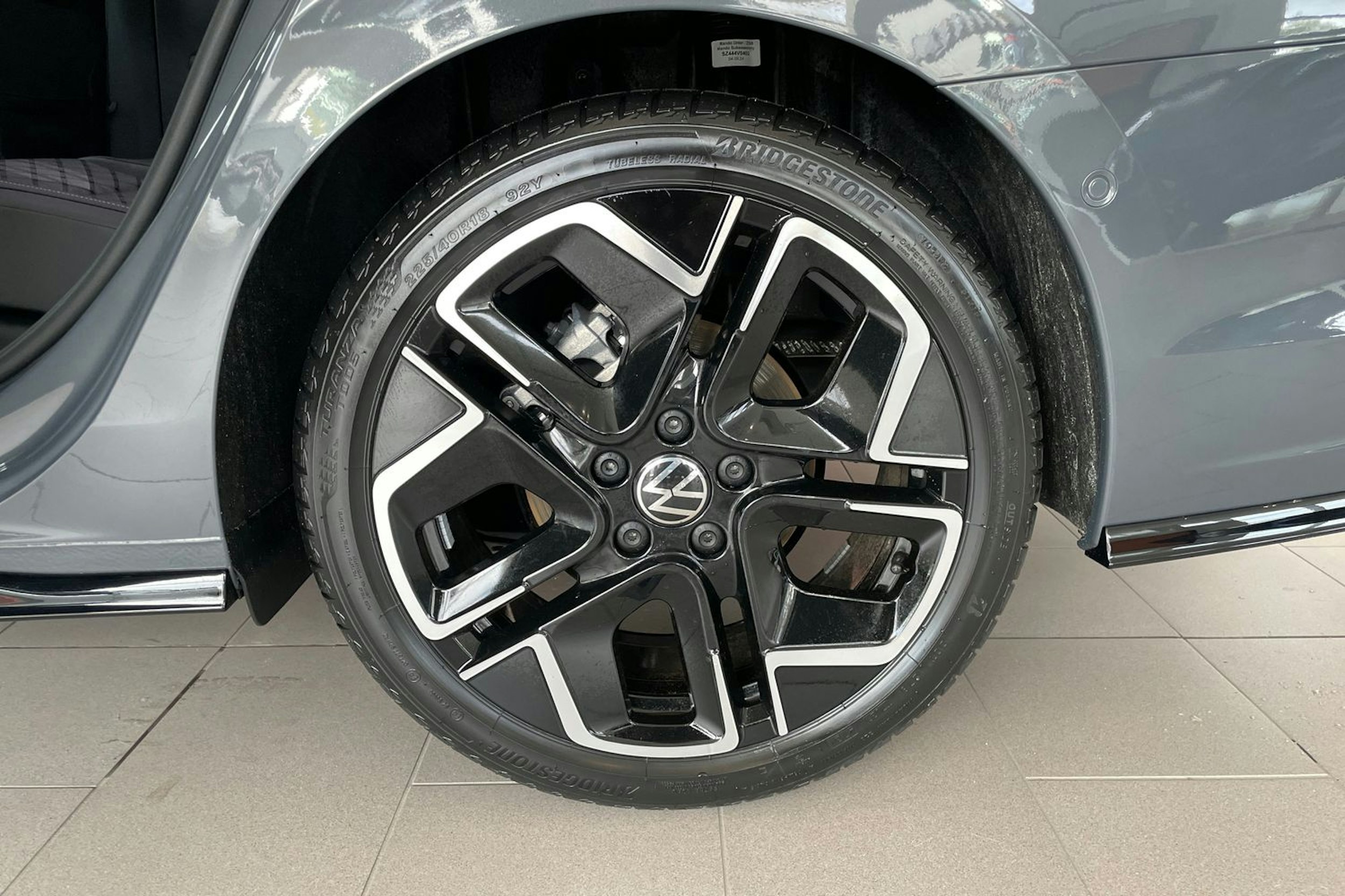 harmaa Volkswagen Golf 2025 kuva 10.