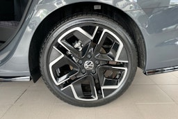 harmaa Volkswagen Golf 2025 kuva 10.