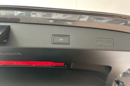 harmaa Volkswagen Golf 2025 kuva 16.