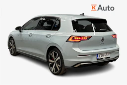 sininen Volkswagen Golf 2025 kuva 4.