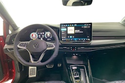 punainen Volkswagen Golf 2025 kuva 7.