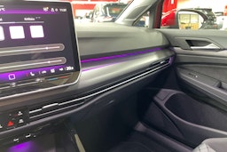 punainen Volkswagen Golf 2025 kuva 13.