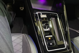 punainen Volkswagen Golf 2025 kuva 14.