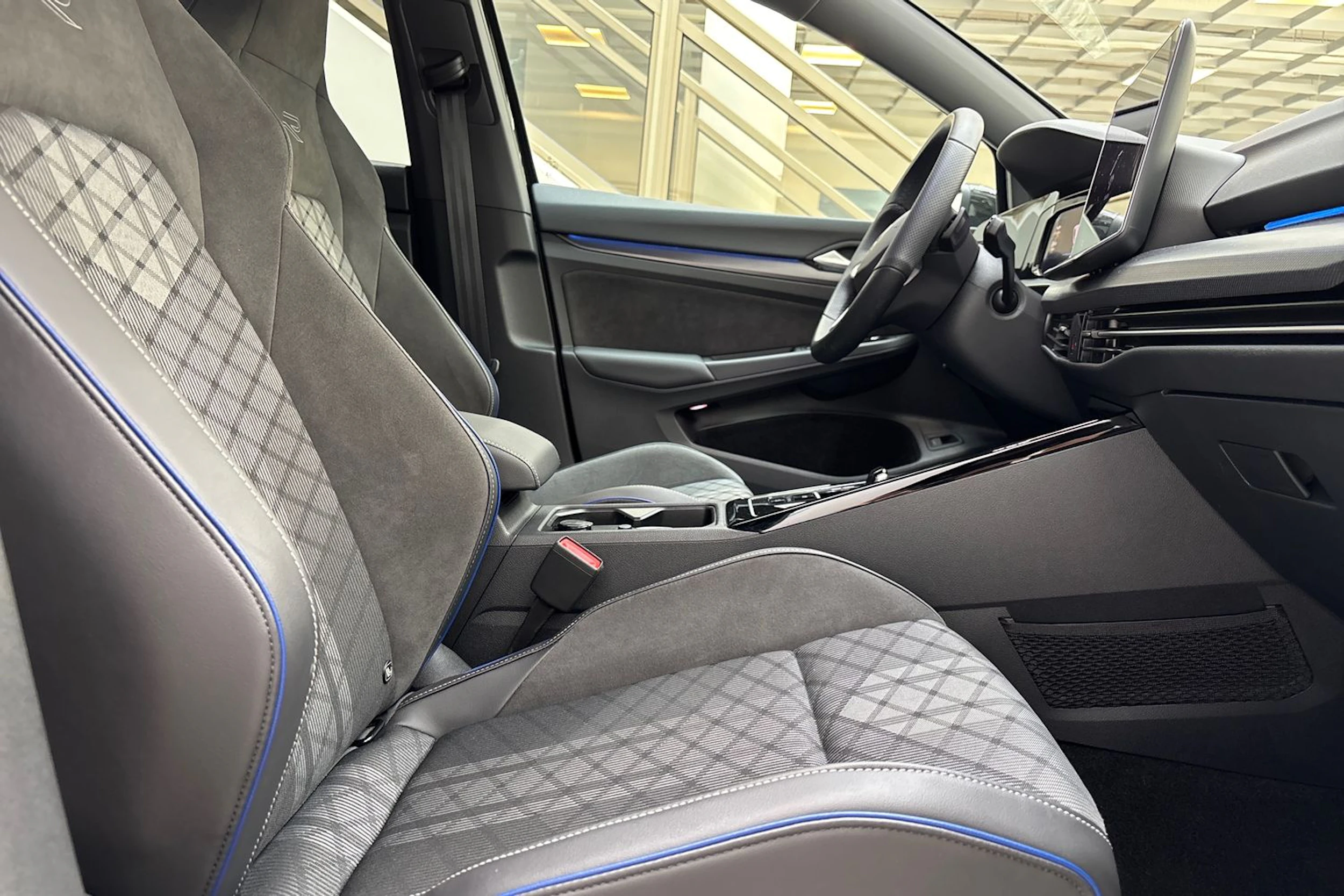 Musta Volkswagen GOLF 2025 kuva 28.