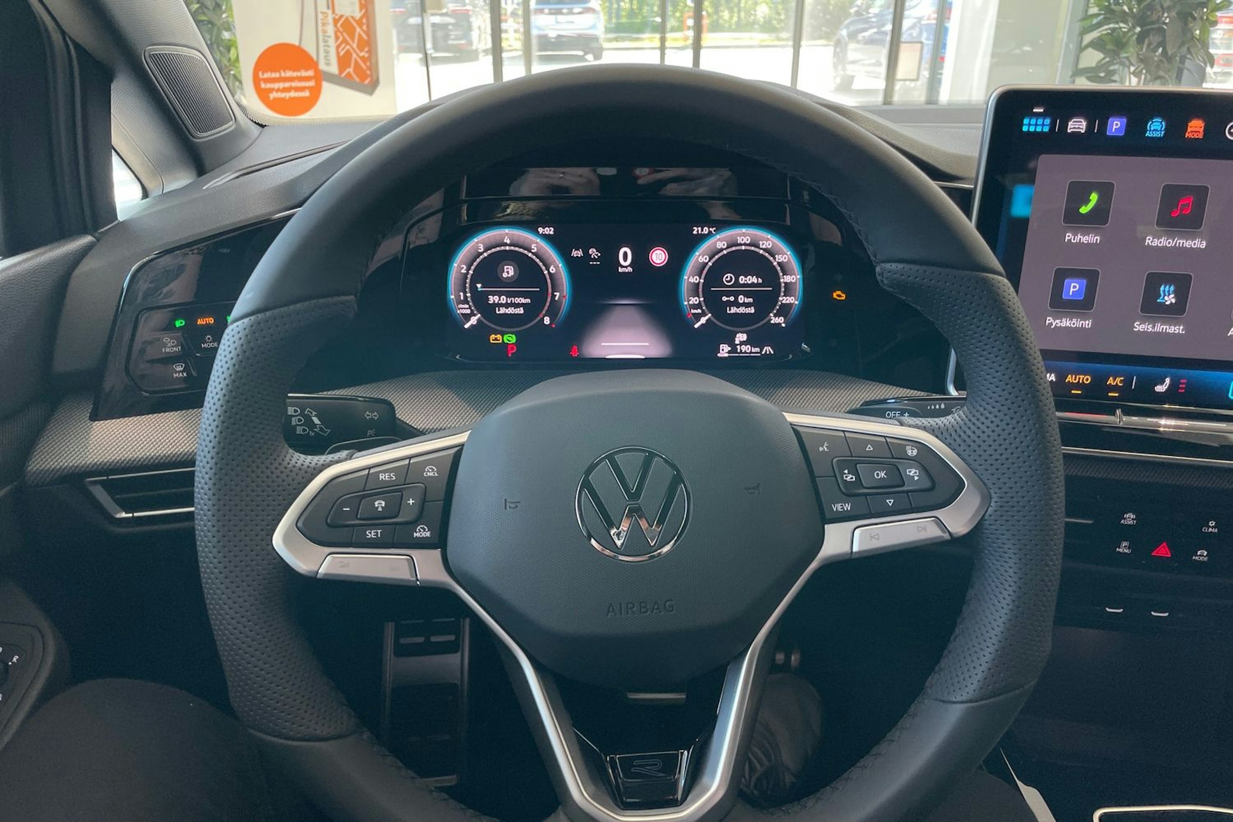harmaa Volkswagen Golf 2025 kuva 15.