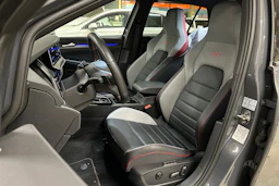 harmaa Volkswagen Golf 2025 kuva 4.