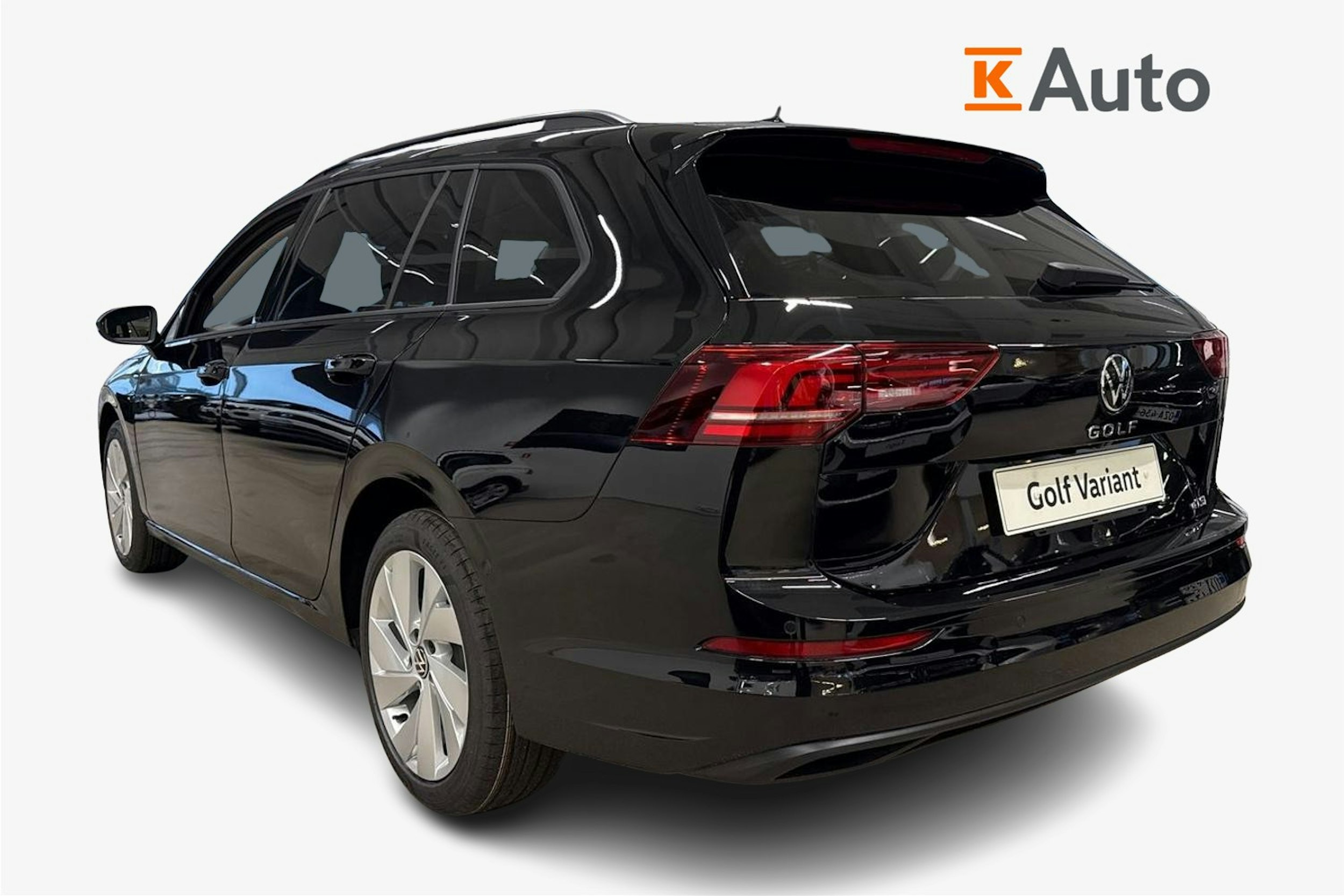 musta Volkswagen Golf 2025 kuva 2.