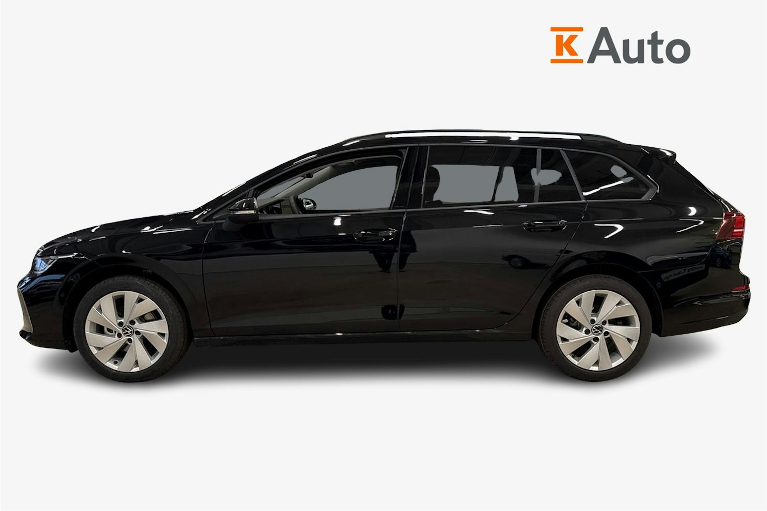 musta Volkswagen Golf 2025 kuva 5.