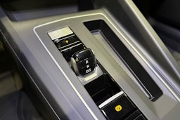 musta Volkswagen Golf 2025 kuva 14.