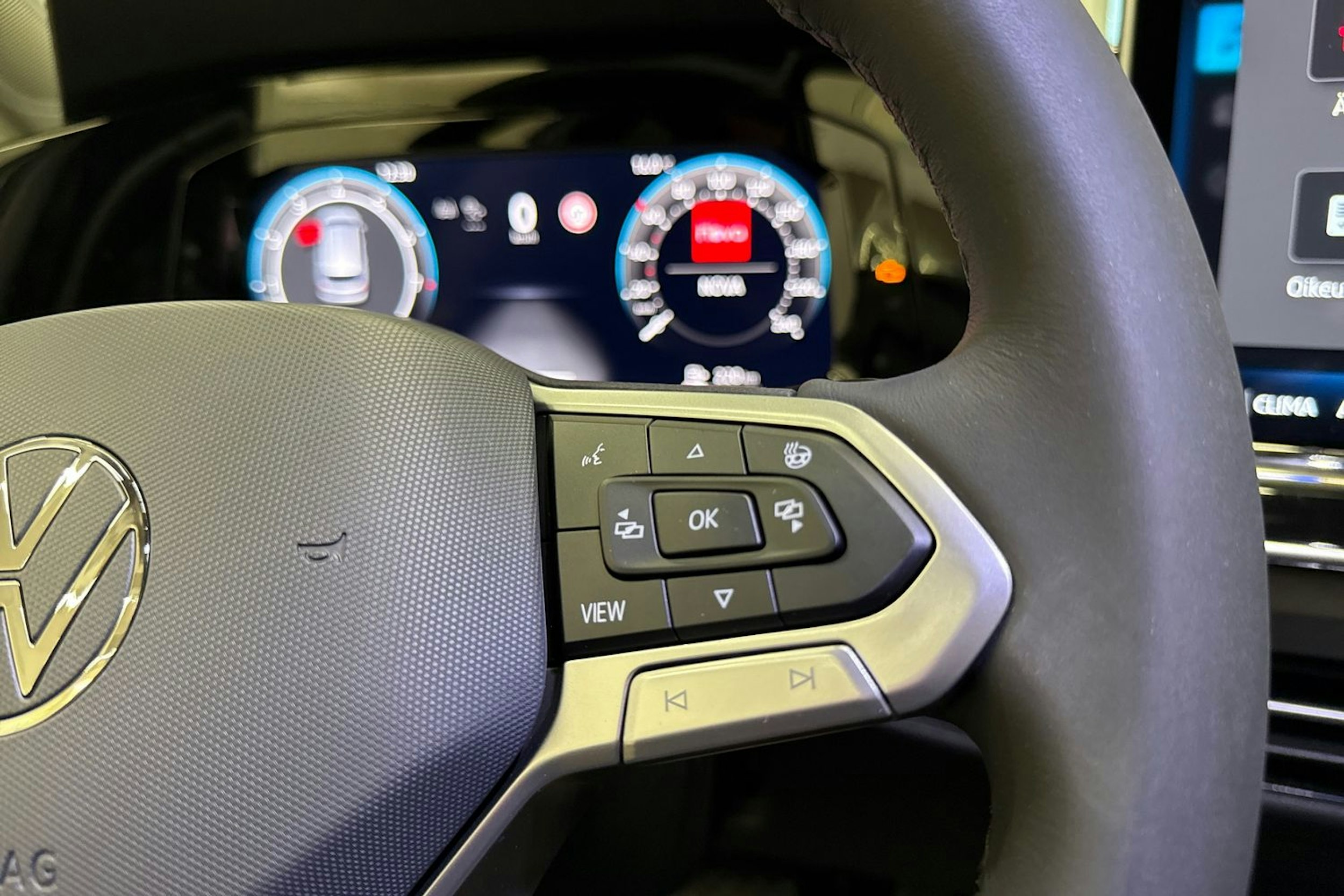 musta Volkswagen Golf 2025 kuva 17.