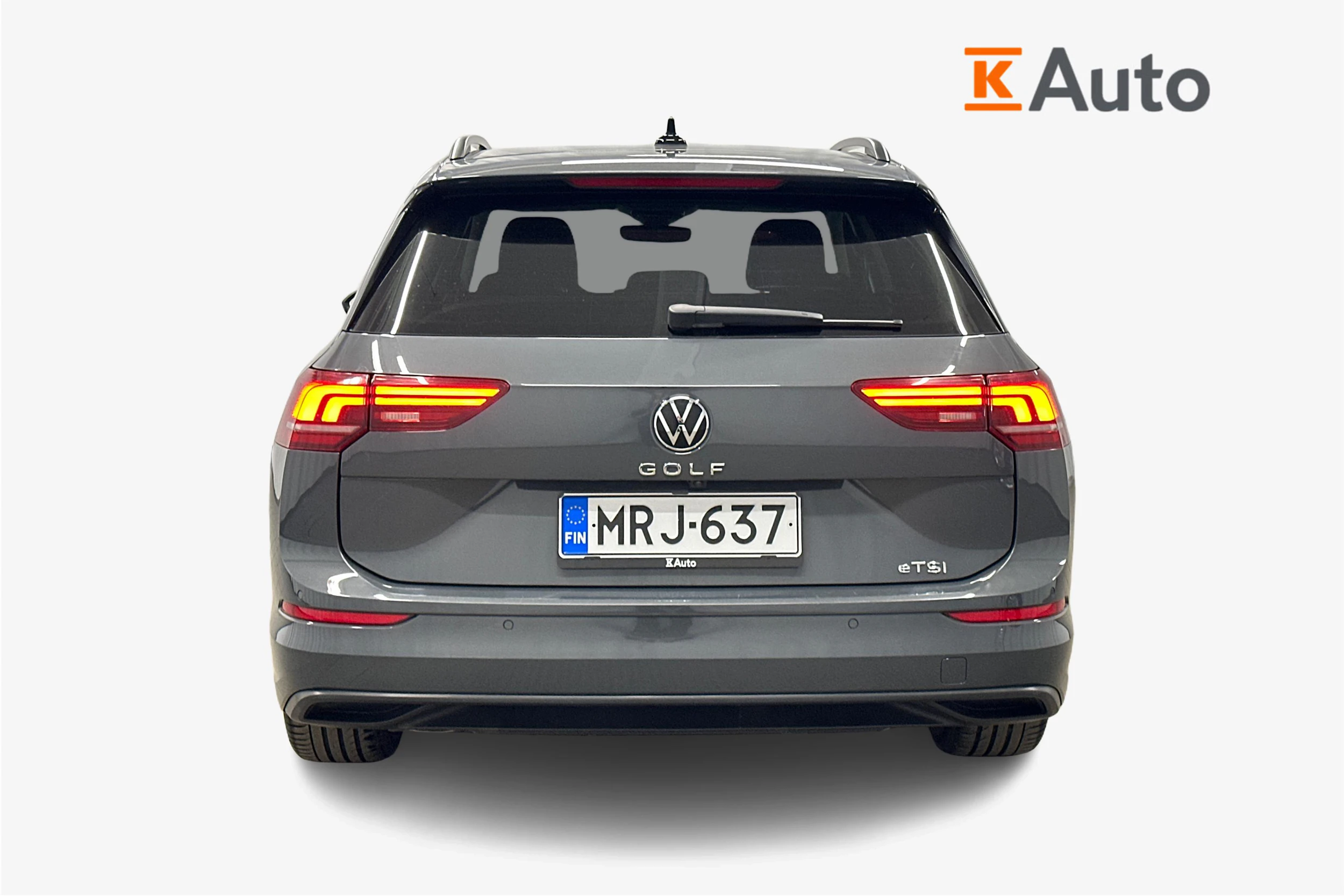 harmaa Volkswagen Golf 2025 kuva 3.
