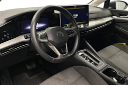 harmaa Volkswagen Golf 2025 kuva 6.