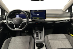 harmaa Volkswagen Golf 2025 kuva 7.