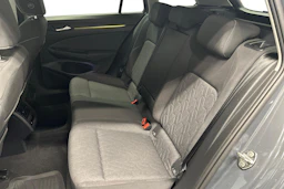 harmaa Volkswagen Golf 2025 kuva 8.