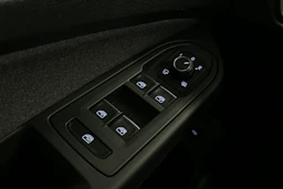 harmaa Volkswagen Golf 2025 kuva 14.