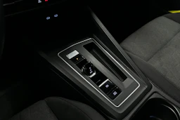 harmaa Volkswagen Golf 2025 kuva 28.