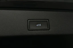 harmaa Volkswagen Golf 2025 kuva 32.