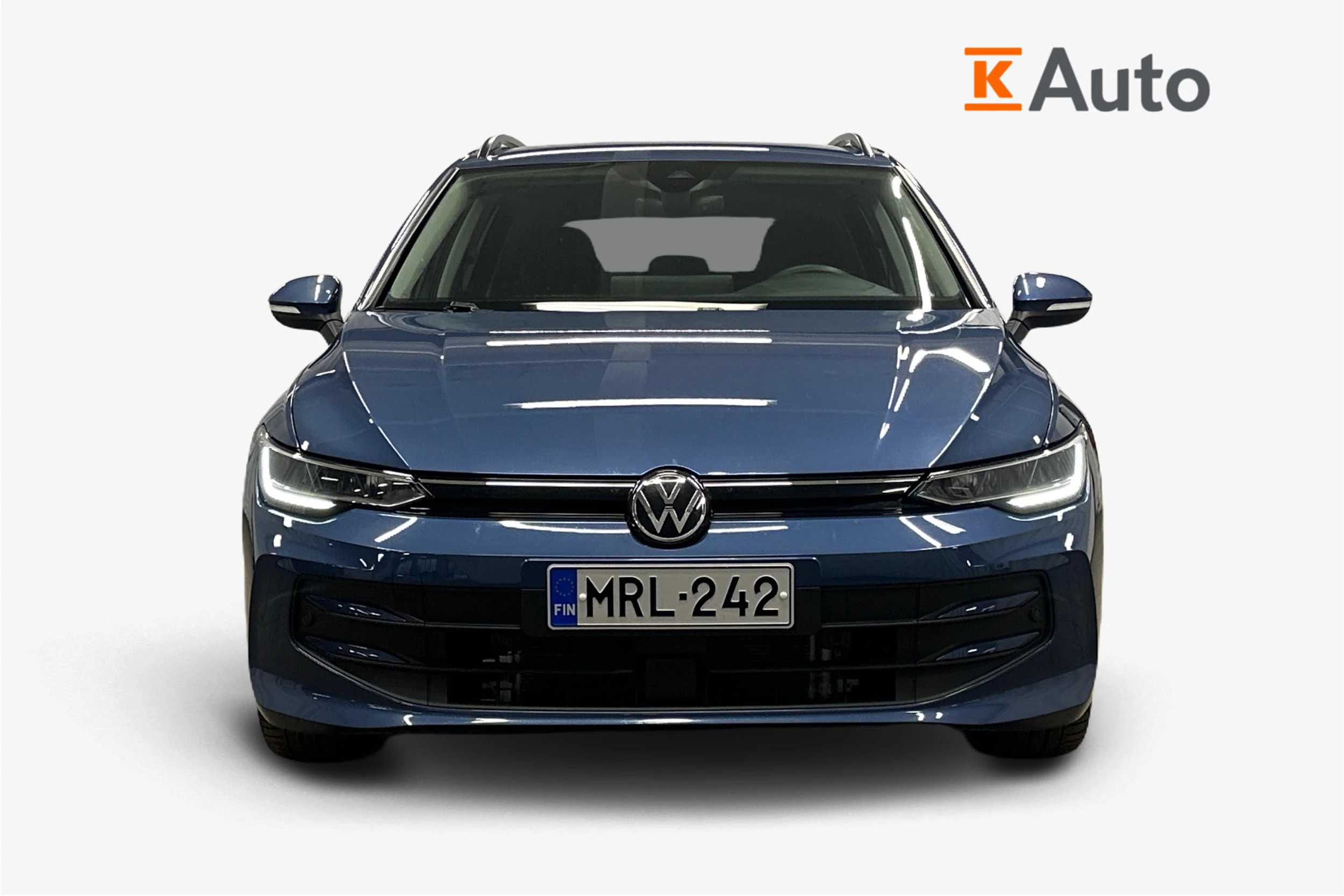 sininen Volkswagen Golf 2025 kuva 4.