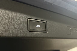sininen Volkswagen Golf 2025 kuva 12.