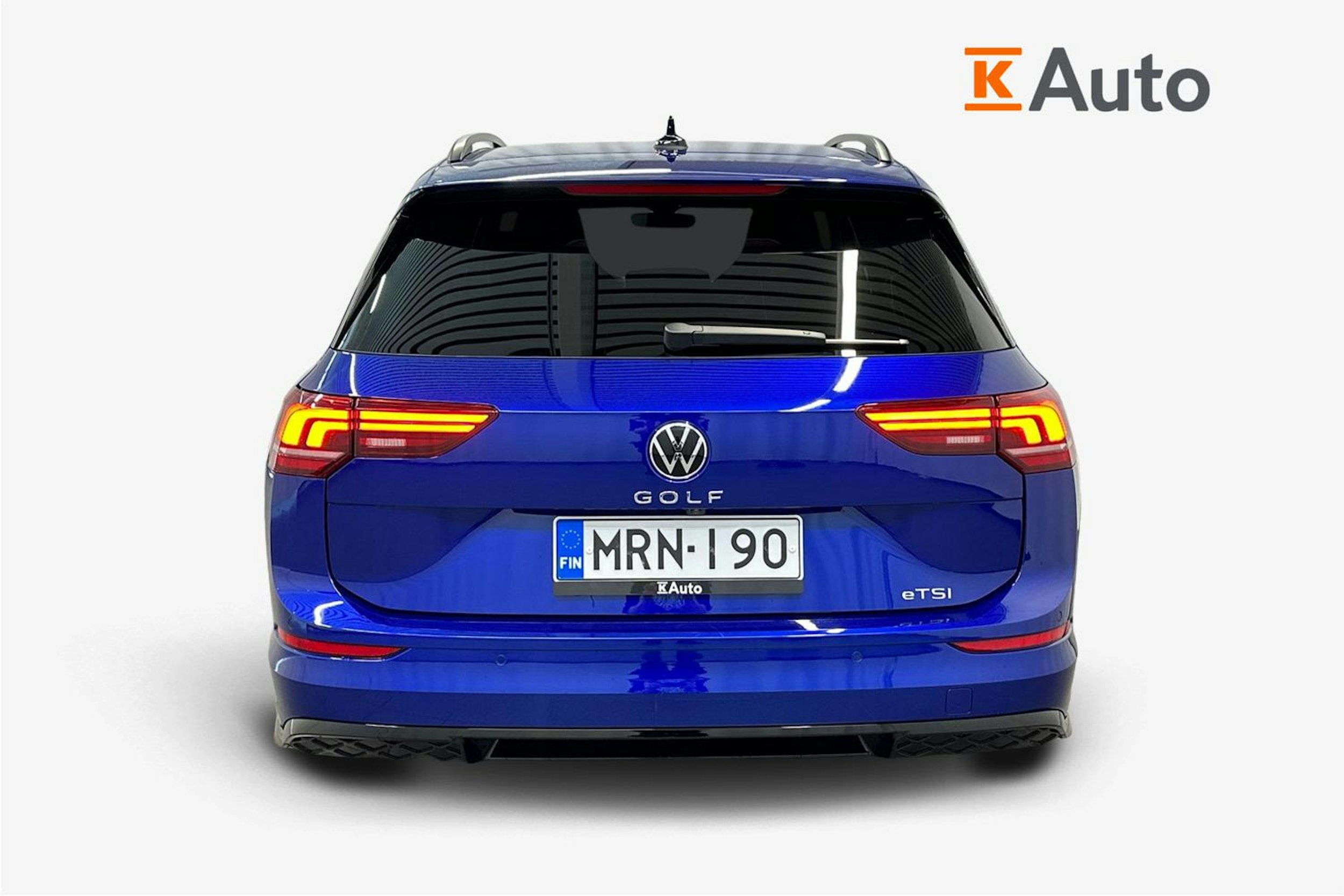 sininen Volkswagen Golf 2025 kuva 3.