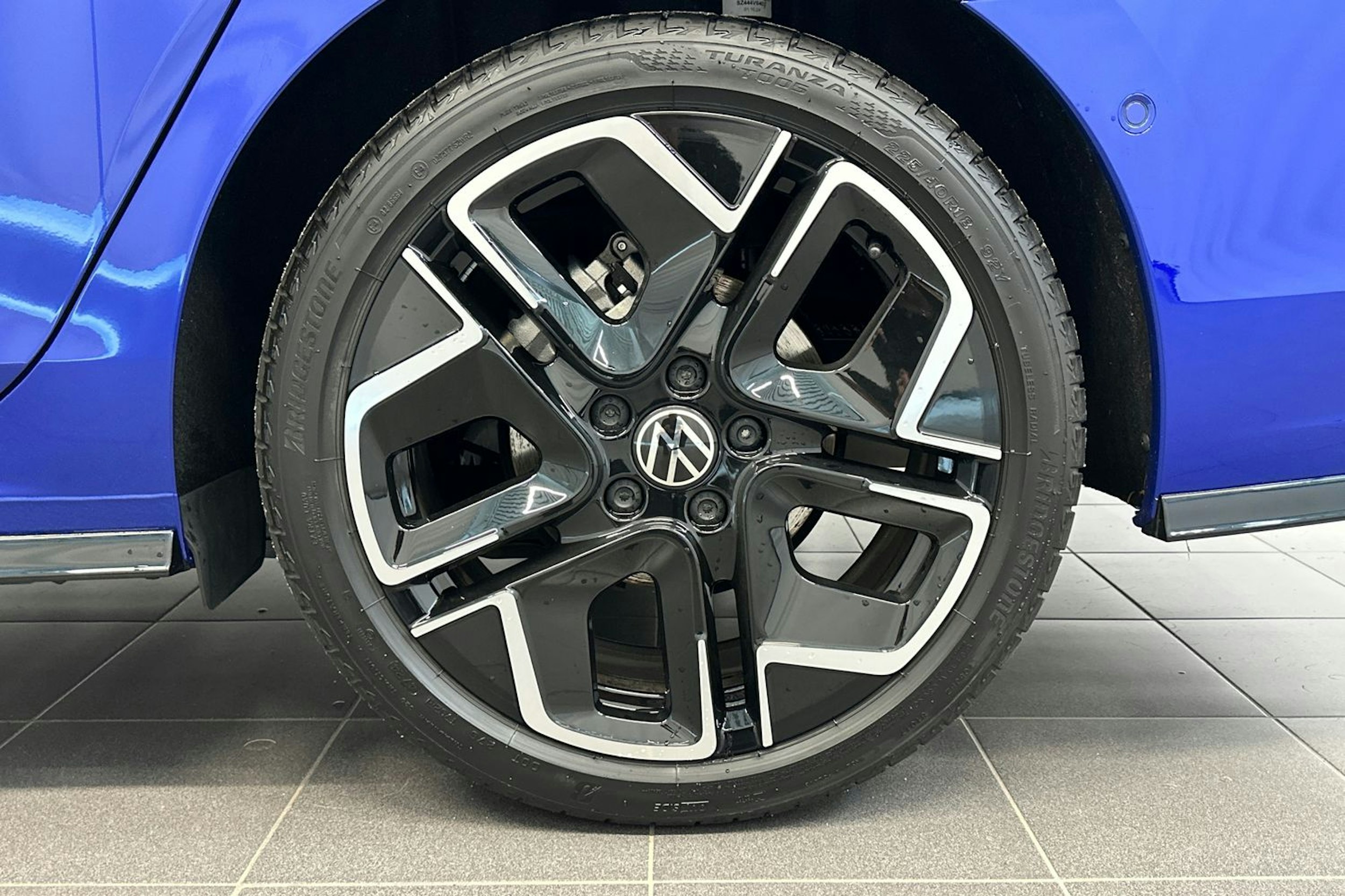 sininen Volkswagen Golf 2025 kuva 10.