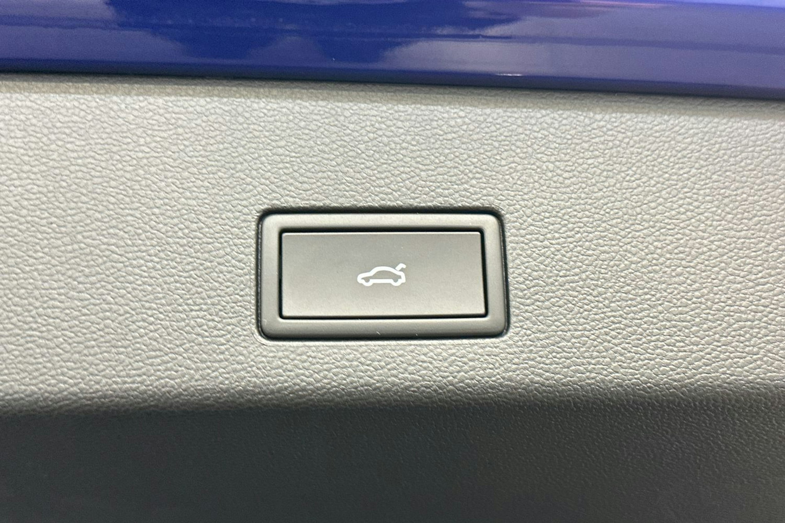 sininen Volkswagen Golf 2025 kuva 13.