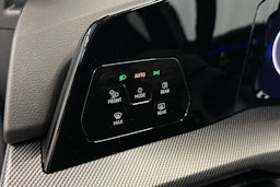 sininen Volkswagen Golf 2025 kuva 17.