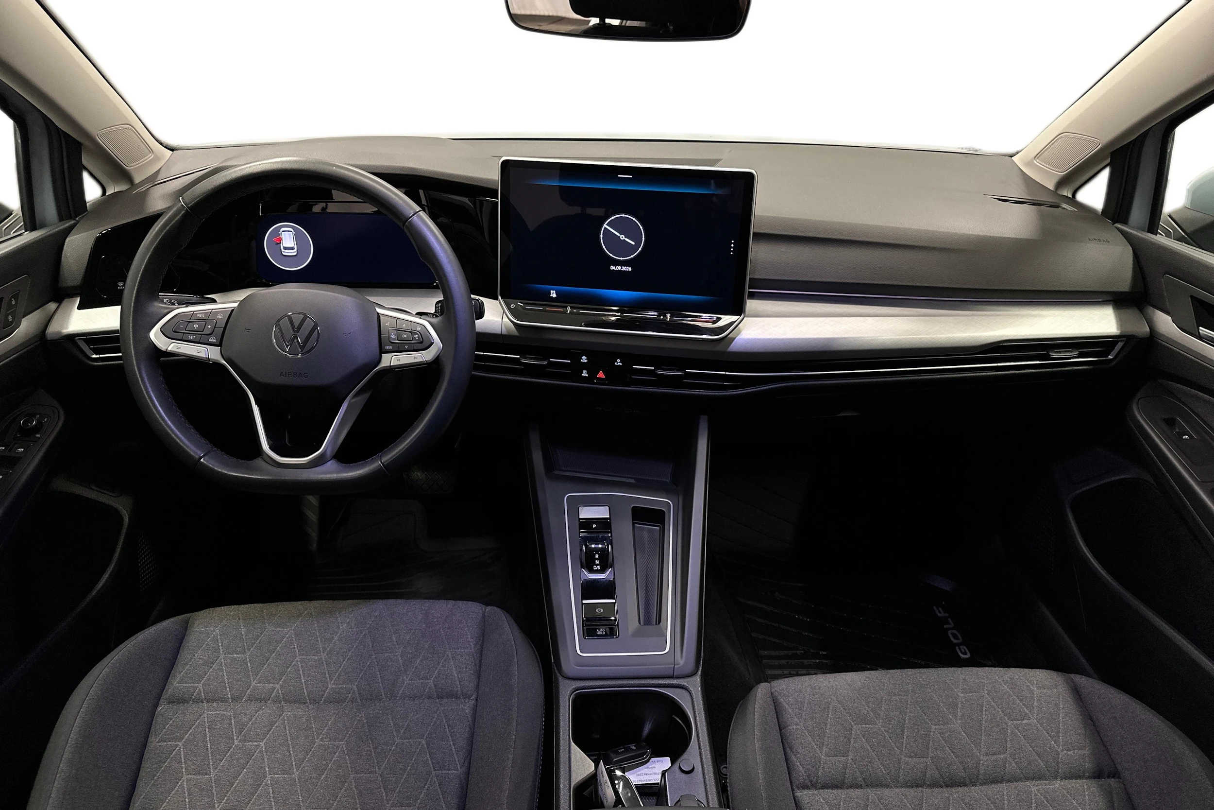 sininen Volkswagen Golf 2025 kuva 7.