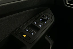 sininen Volkswagen Golf 2025 kuva 14.