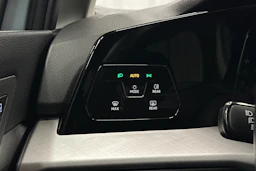 sininen Volkswagen Golf 2025 kuva 15.
