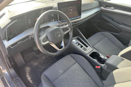 harmaa Volkswagen Golf 2025 kuva 3.