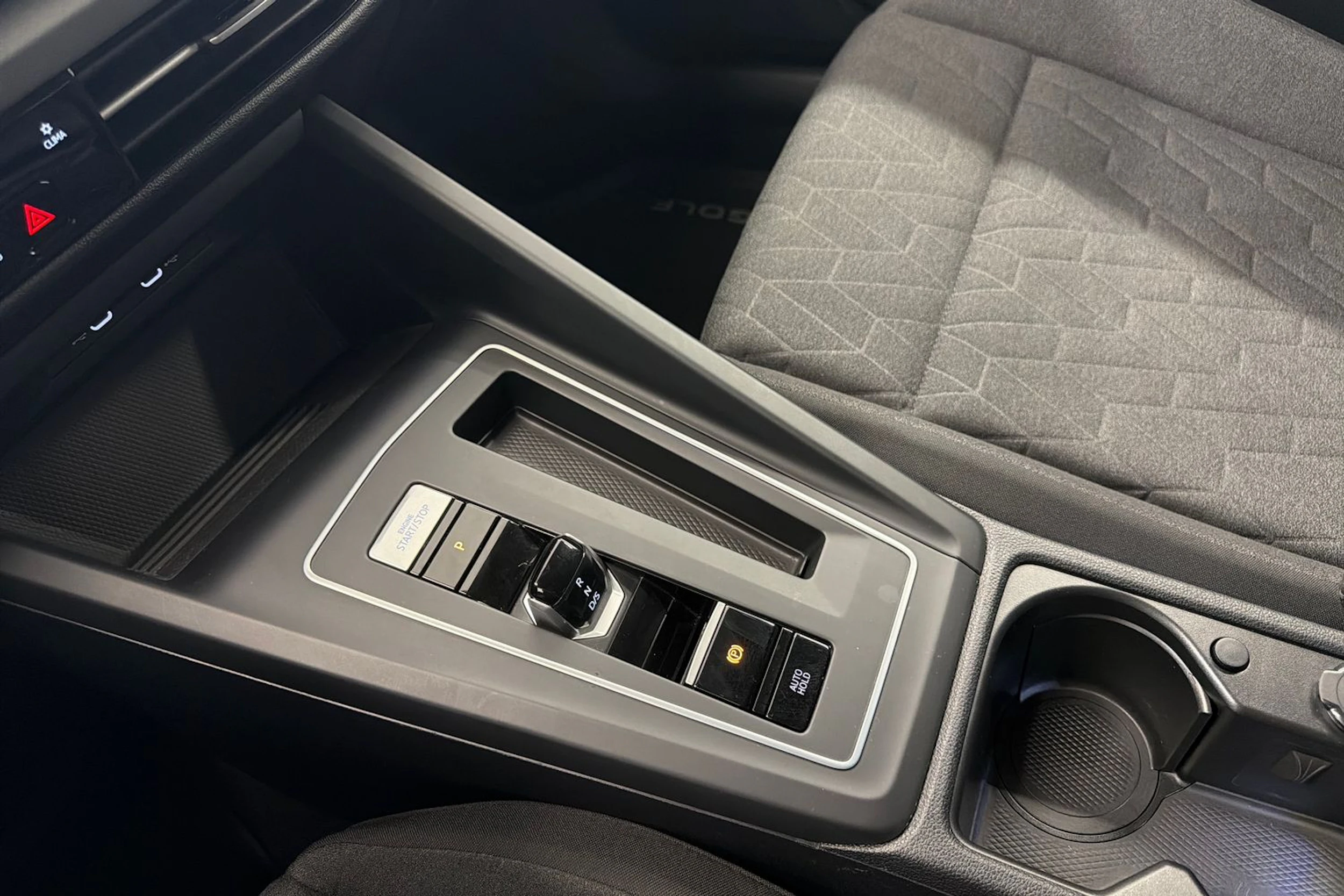 harmaa Volkswagen Golf 2025 kuva 20.