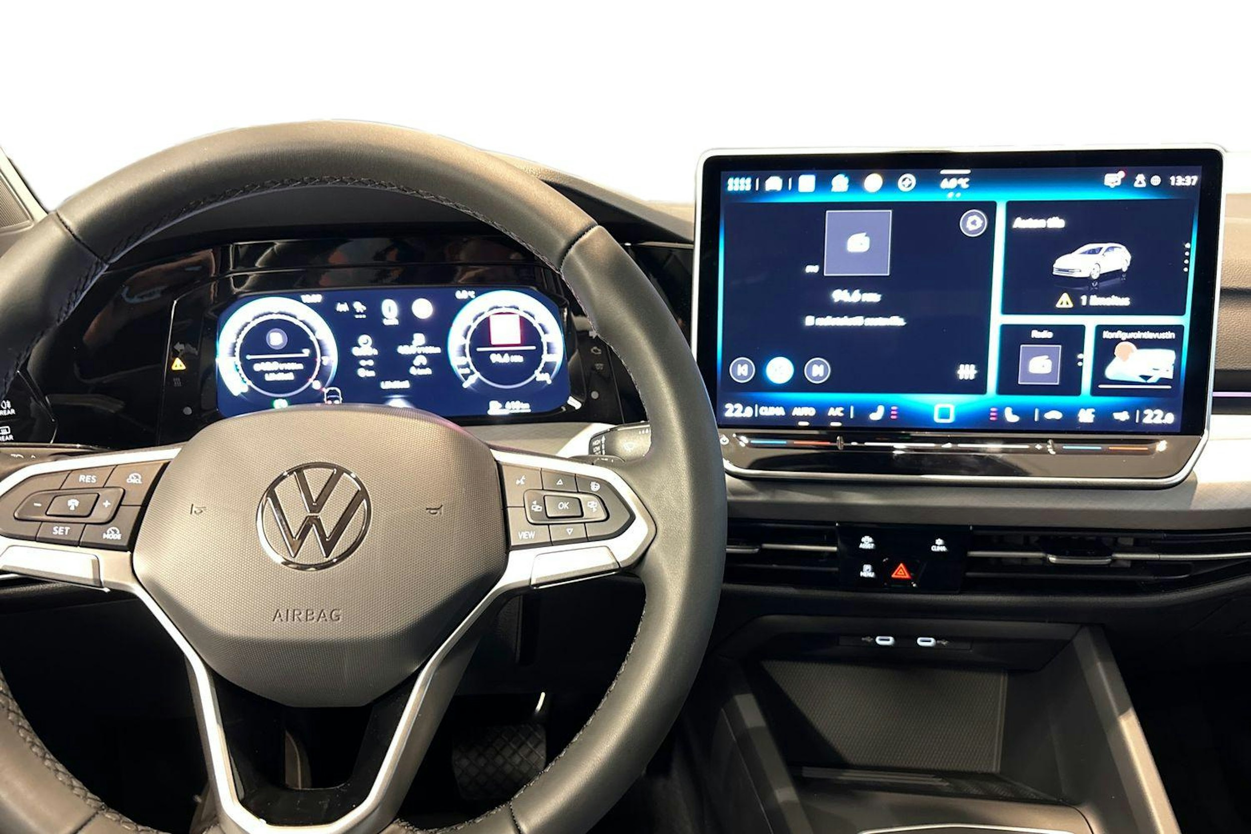 harmaa Volkswagen Golf 2025 kuva 7.