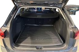 harmaa Volkswagen Golf 2025 kuva 9.