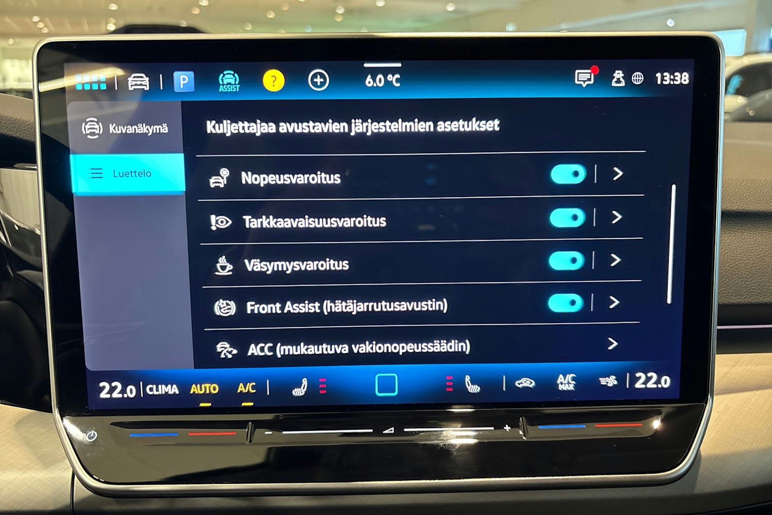 harmaa Volkswagen Golf 2025 kuva 17.