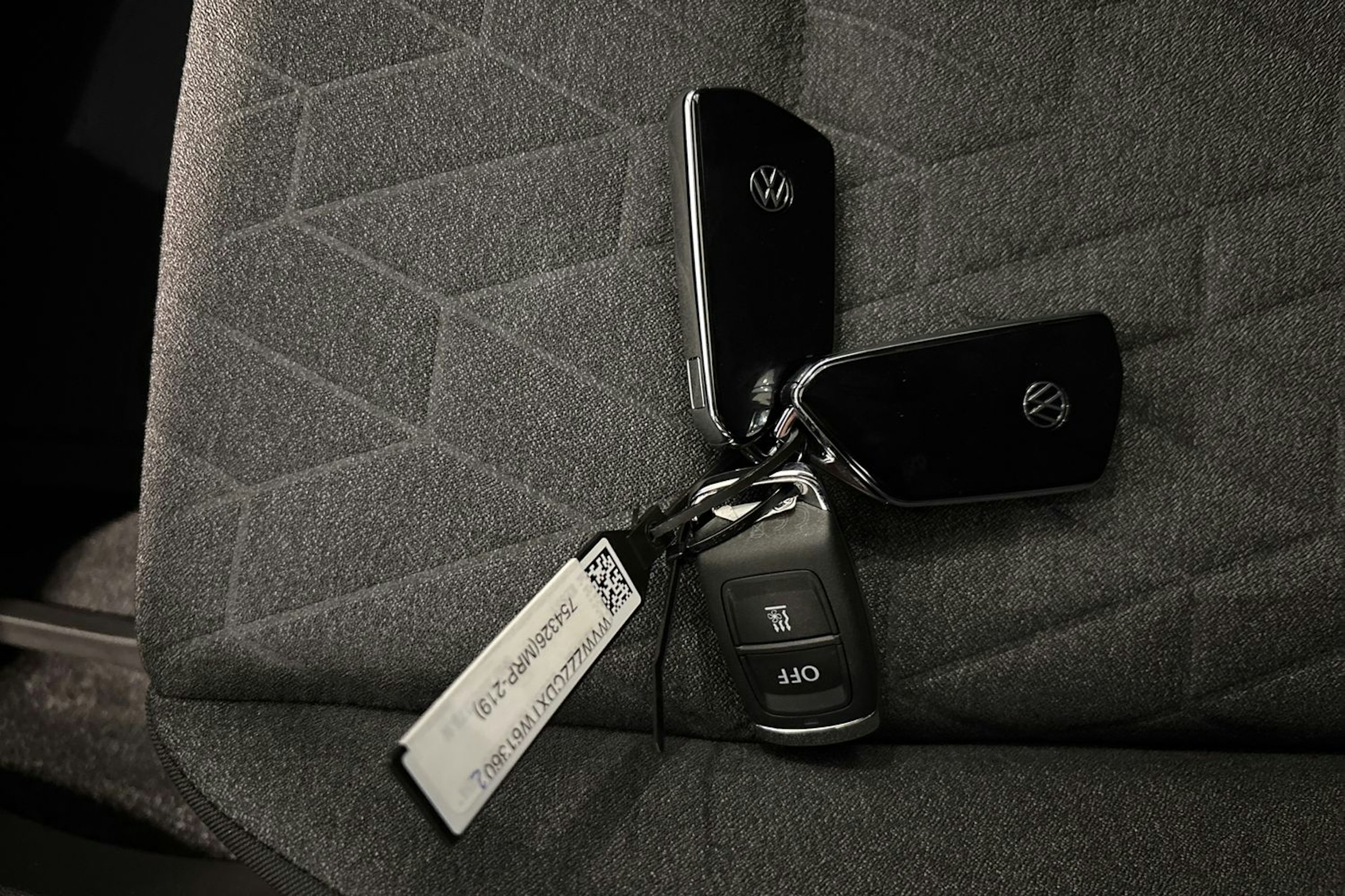 harmaa Volkswagen Golf 2025 kuva 20.