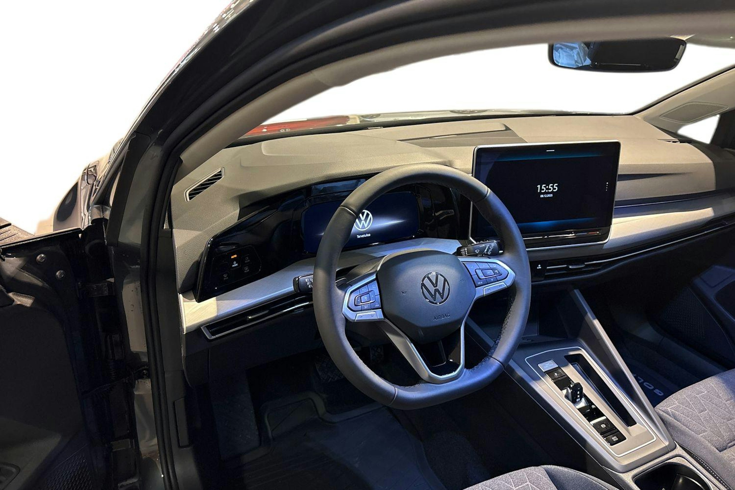 harmaa Volkswagen Golf 2025 kuva 6.