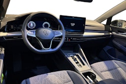 harmaa Volkswagen Golf 2025 kuva 7.