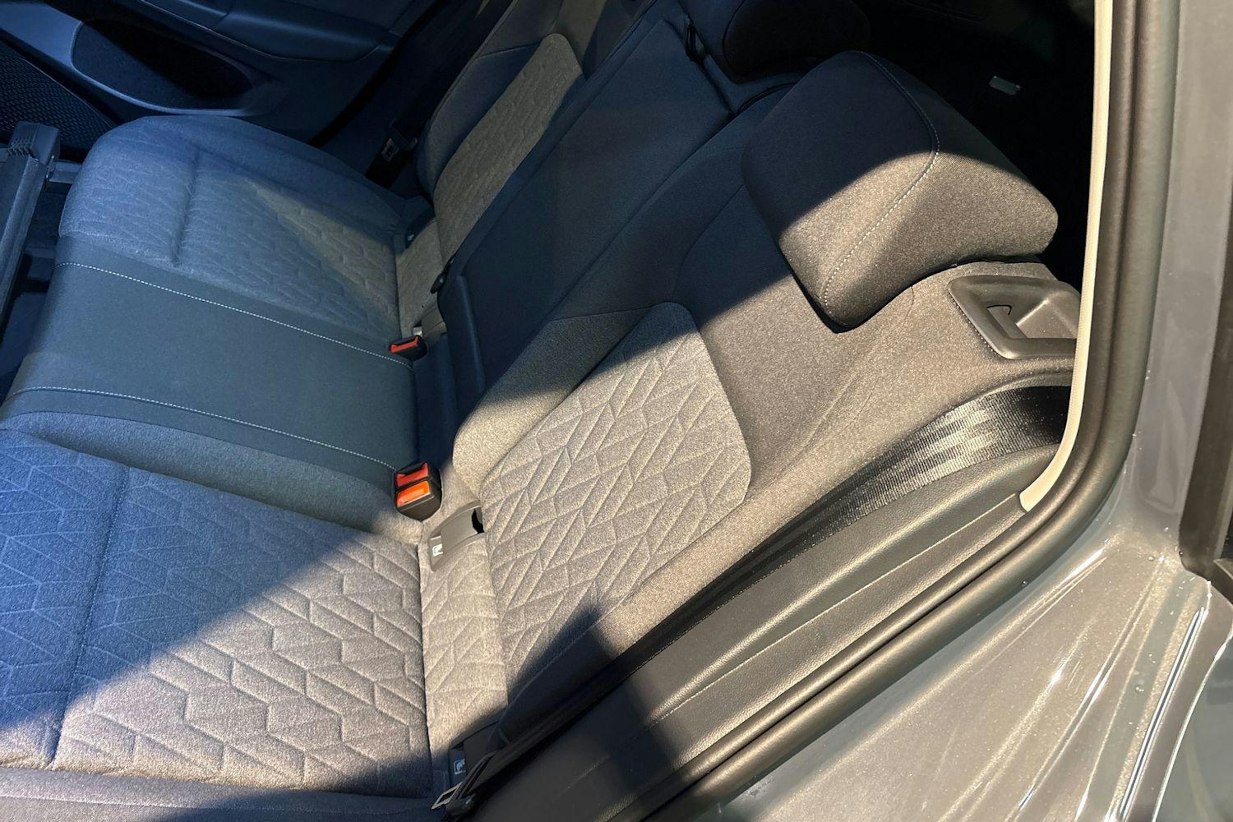 harmaa Volkswagen Golf 2025 kuva 8.