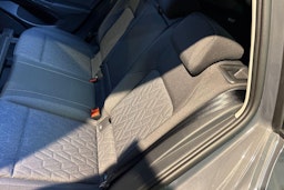 harmaa Volkswagen Golf 2025 kuva 8.