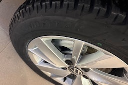 harmaa Volkswagen Golf 2025 kuva 10.