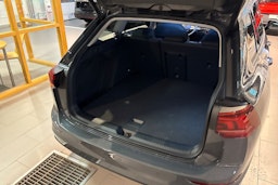 harmaa Volkswagen Golf 2025 kuva 11.