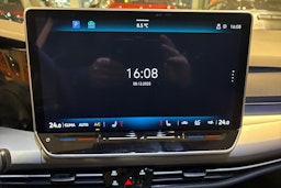 harmaa Volkswagen Golf 2025 kuva 15.