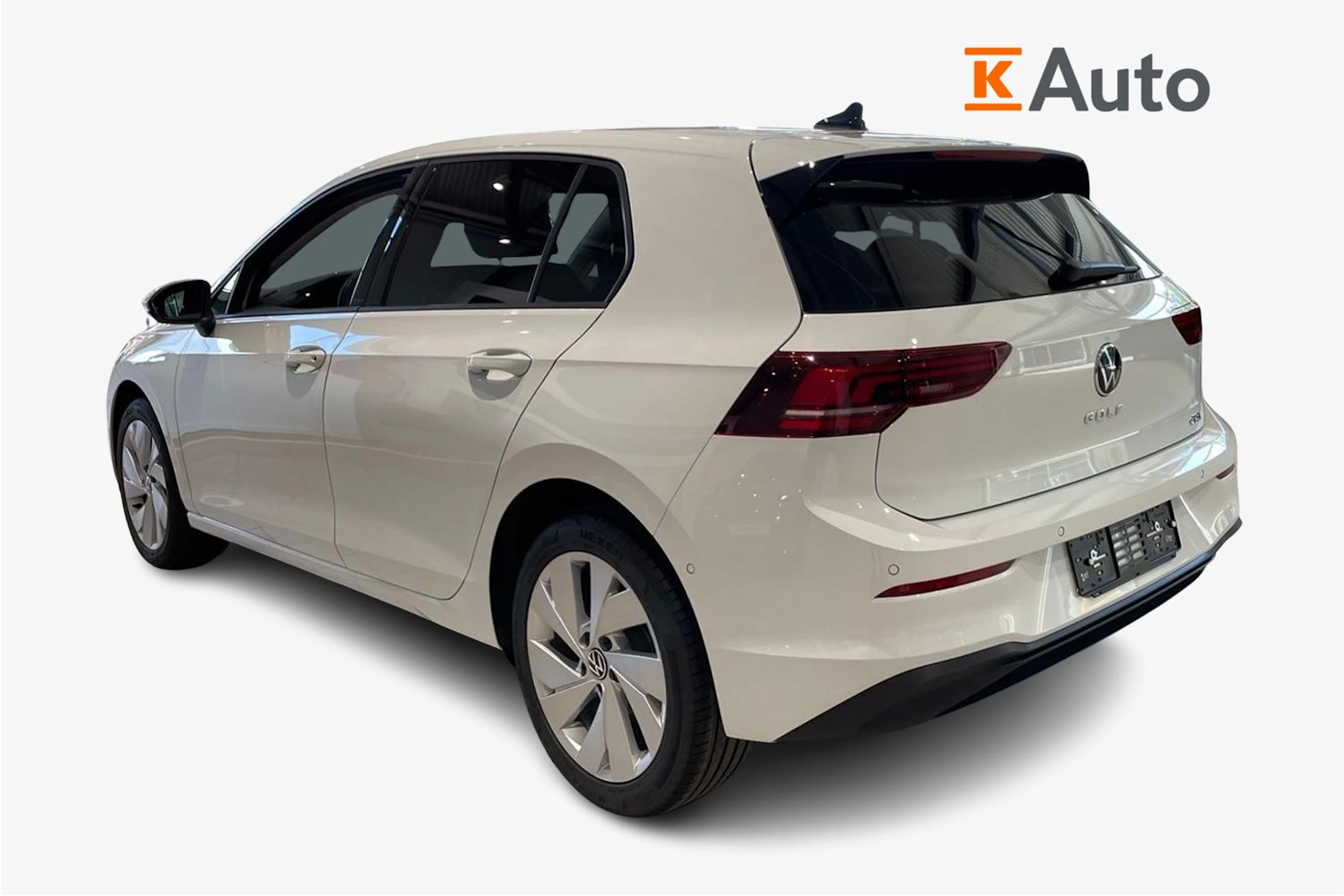 valkoinen Volkswagen Golf 2025 kuva 2.