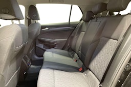 Musta Volkswagen Golf 2025 kuva 10.