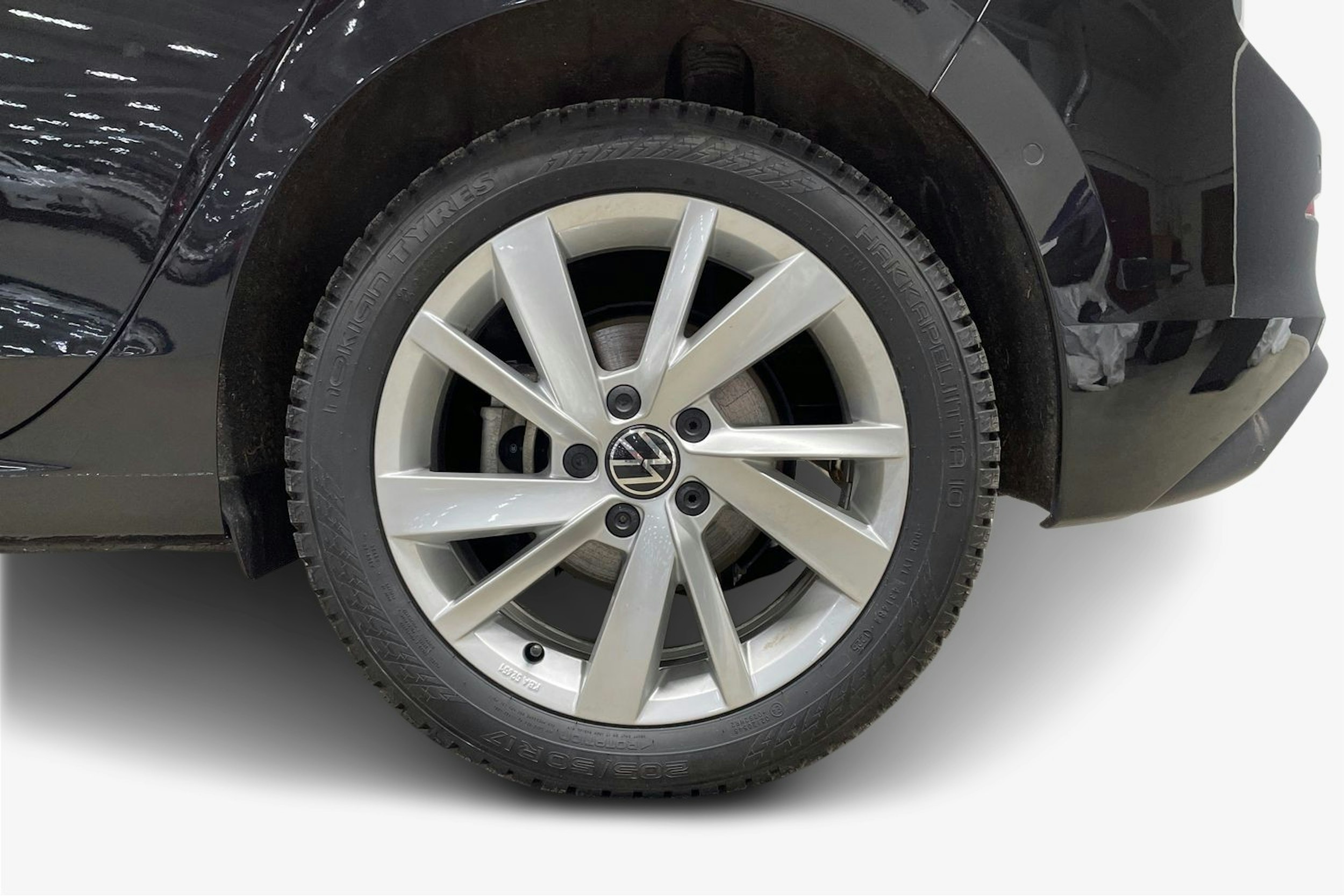 Musta Volkswagen Golf 2025 kuva 11.