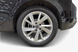 Musta Volkswagen Golf 2025 kuva 11.