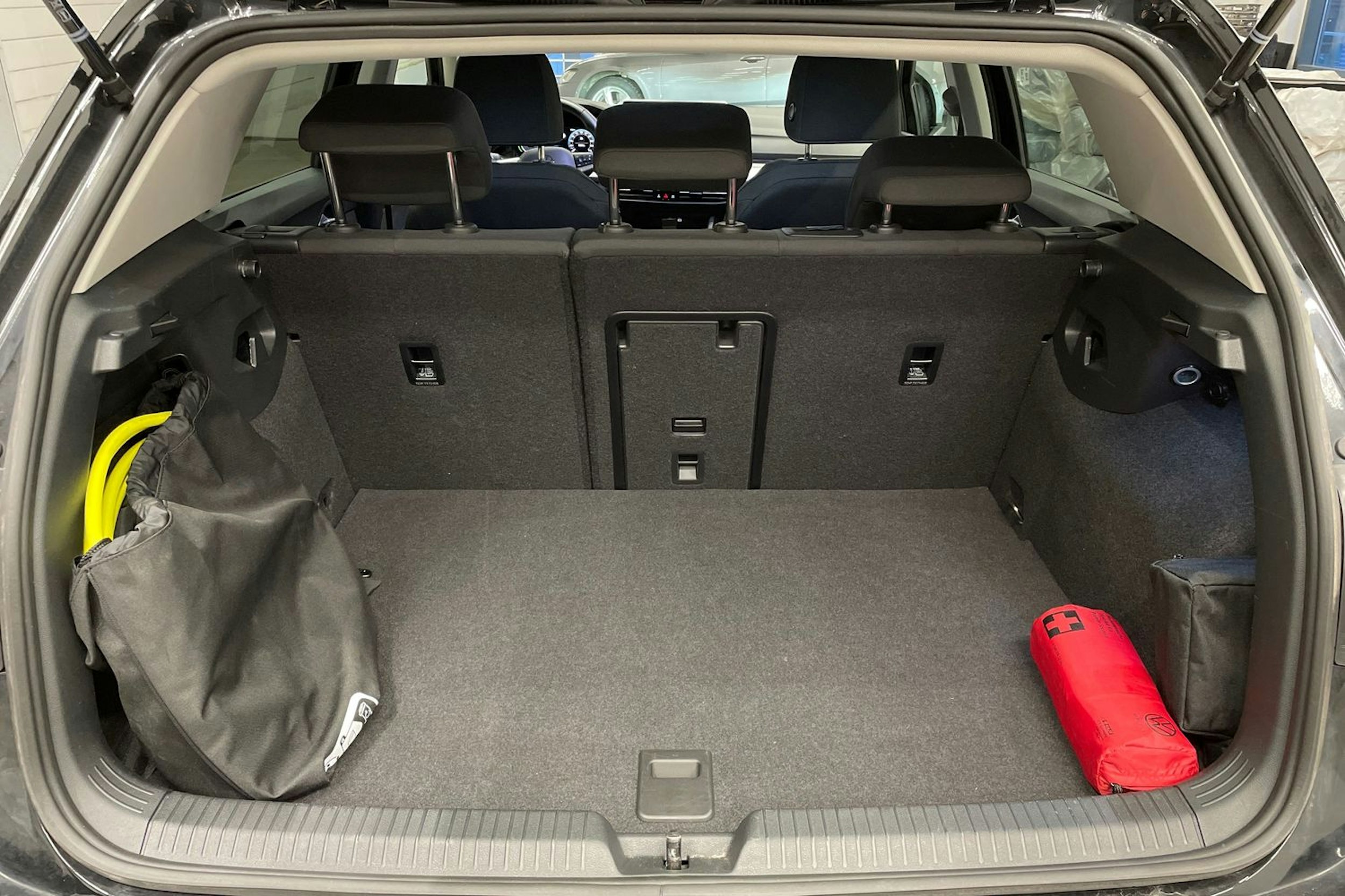 Musta Volkswagen Golf 2025 kuva 15.